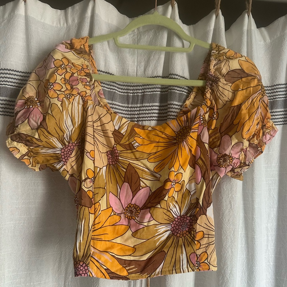 Retro floral crop top with tie back closure
